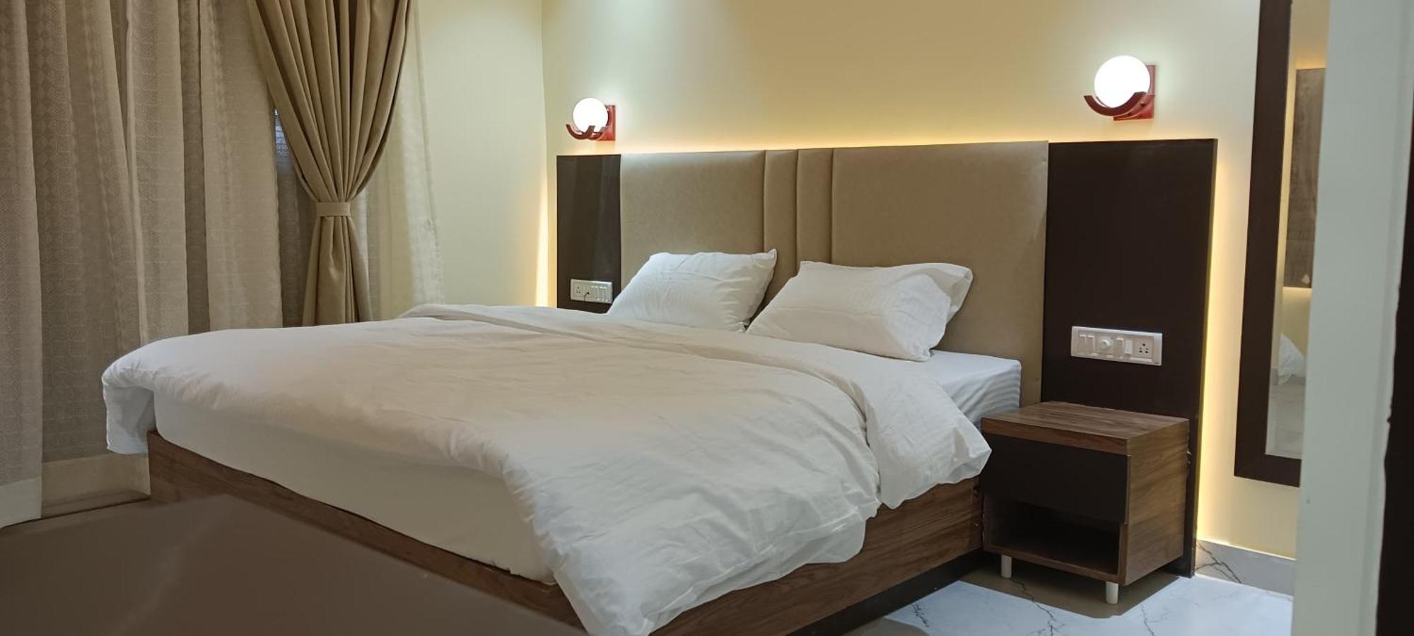 The Banaras Hotel Varanasi Exterior photo